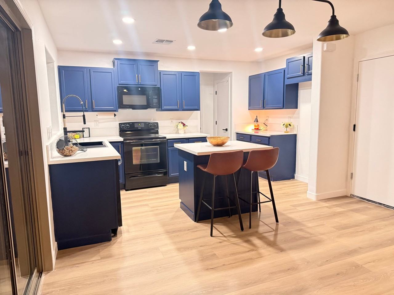 4614 W Juniper Ave - Photo 3 of 20