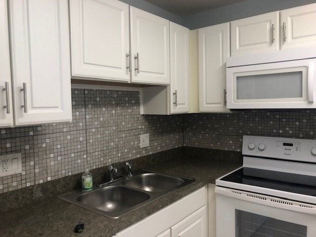 15 Vista Palm Ln #104 - Photo 2 of 12