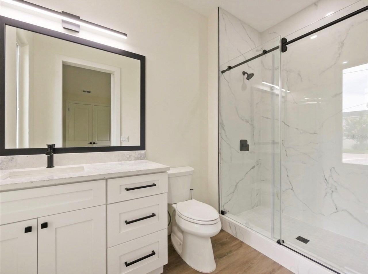 823 La Salle Ave - Photo 7 of 23