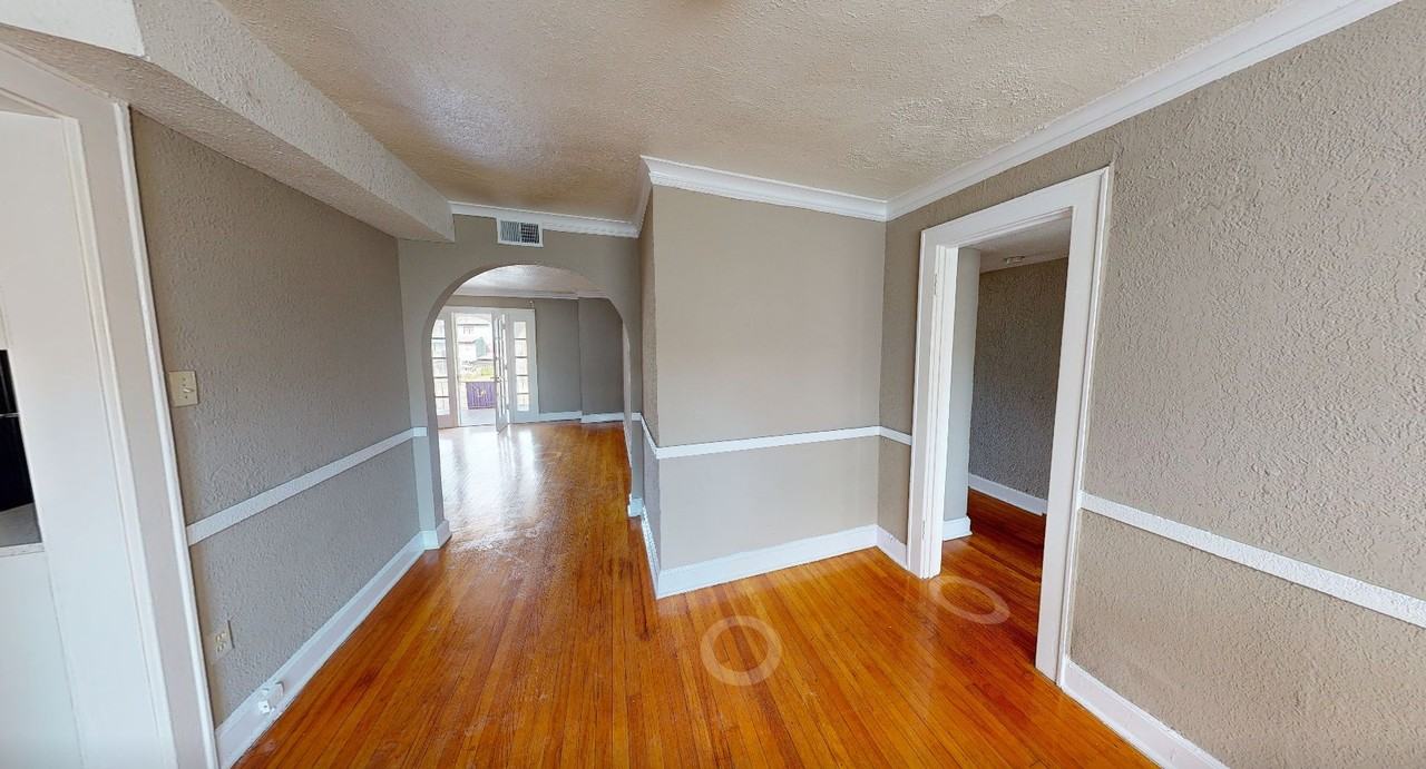 4333 Roanoke Pkwy #2N - Photo 5 of 8