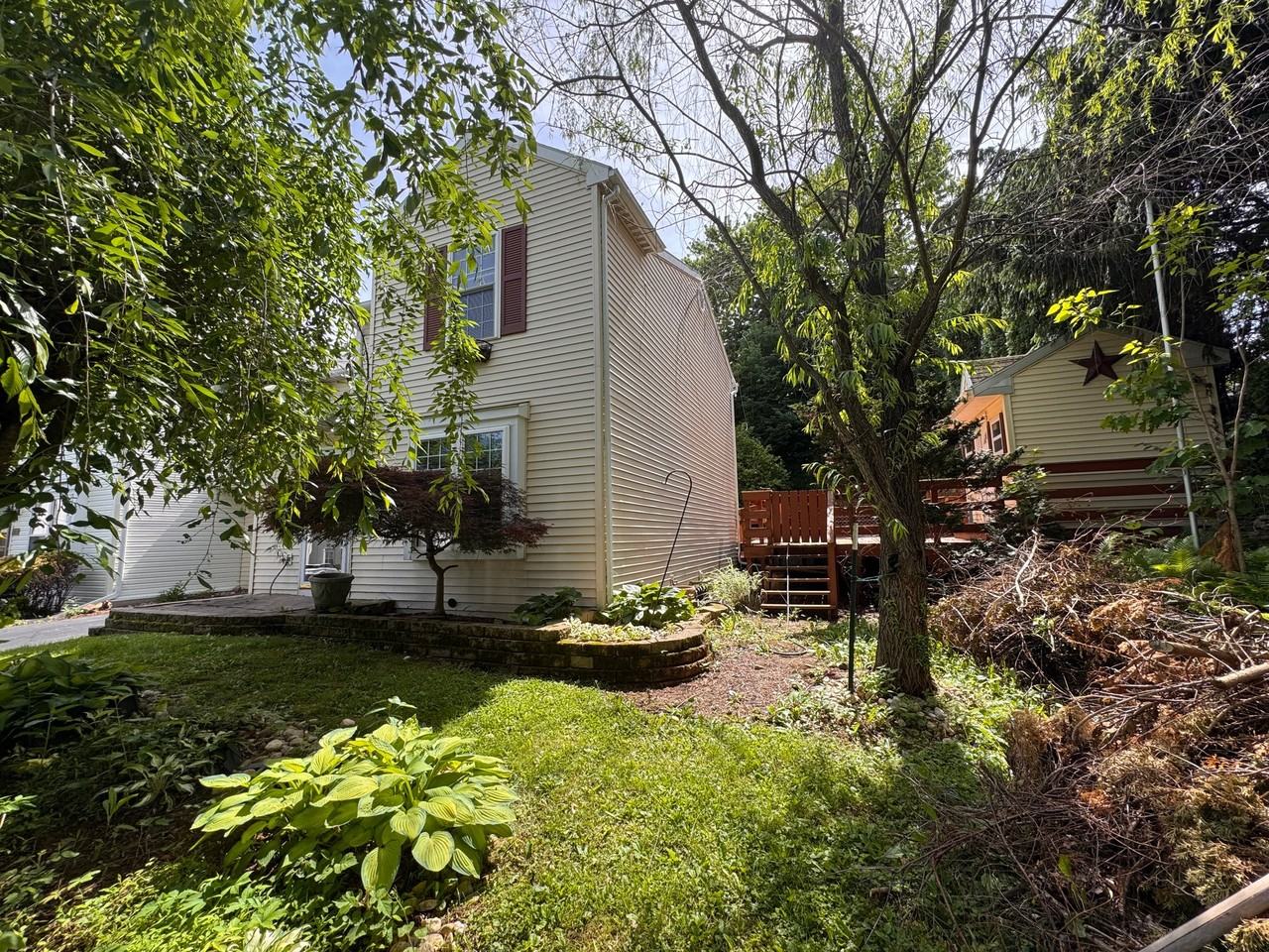 1739 Wendy Ln - Photo 2 of 20