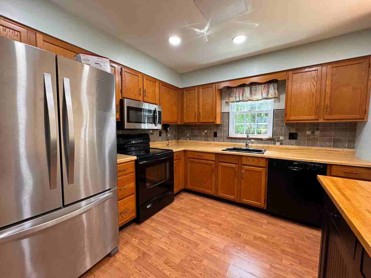 1739 Wendy Ln - Photo 4 of 20