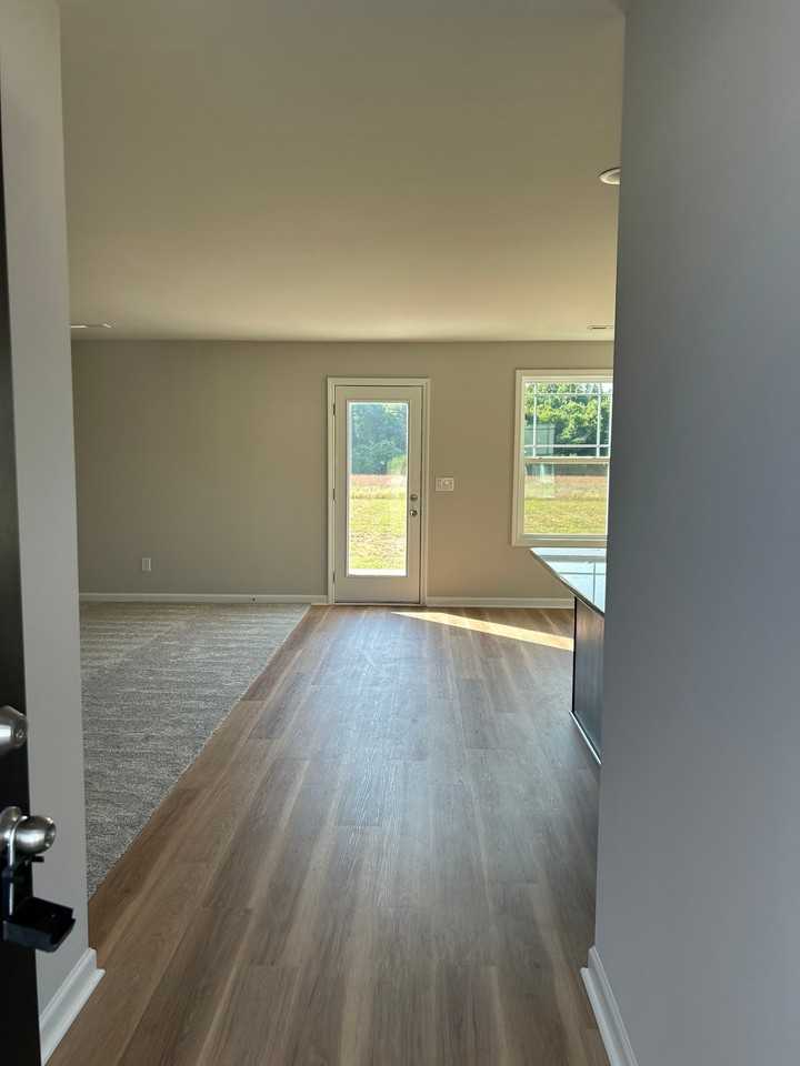 262 Swinson Dr - Photo 2 of 14