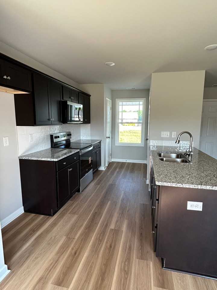 262 Swinson Dr - Photo 5 of 14