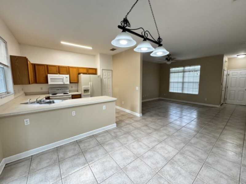 818 Hilly Bend Dr - Photo 3 of 15