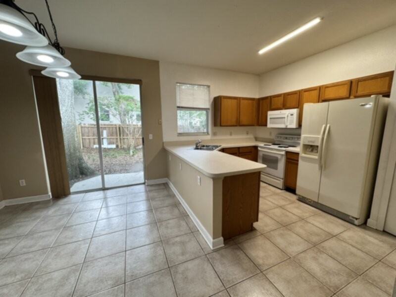 818 Hilly Bend Dr - Photo 4 of 15