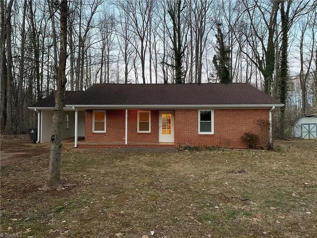 2113 Brookhurst St #NA