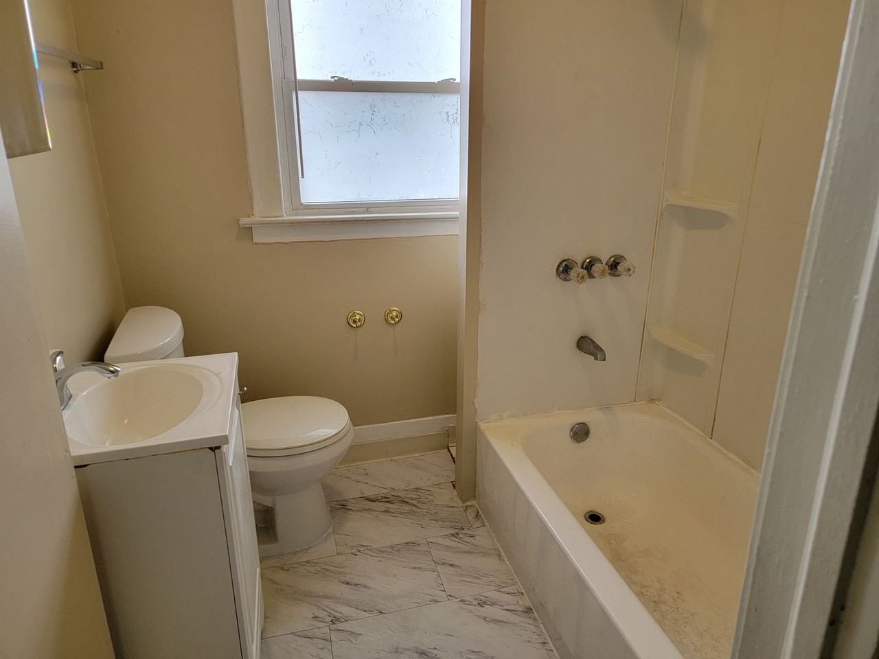 569 E Exchange St #569 - Photo 4 of 9