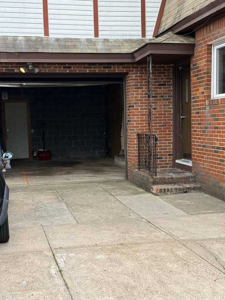 182 Farnham Ave - Photo 2 of 23