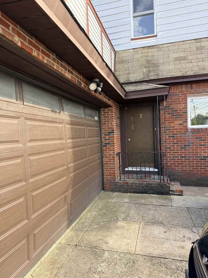 182 Farnham Ave - Photo 3 of 23