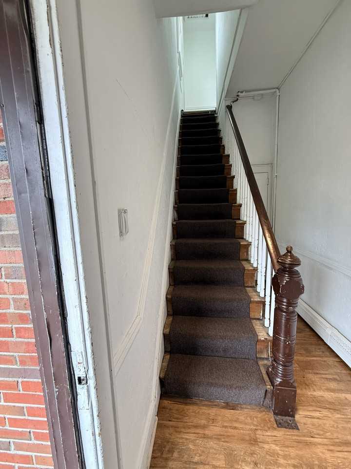 182 Farnham Ave - Photo 4 of 23