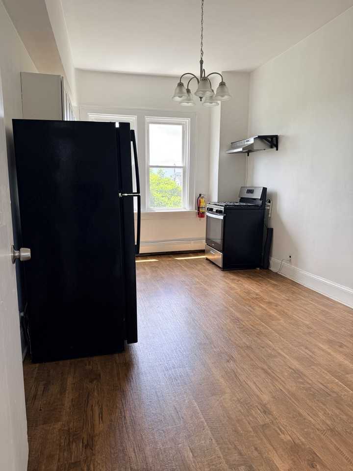 182 Farnham Ave - Photo 6 of 23