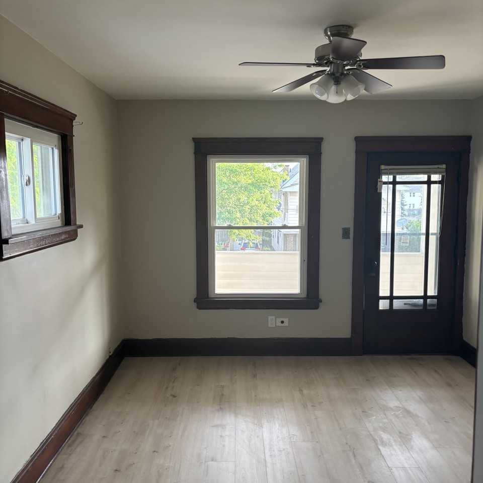 15406 Holmes Ave #2 - Photo 4 of 10