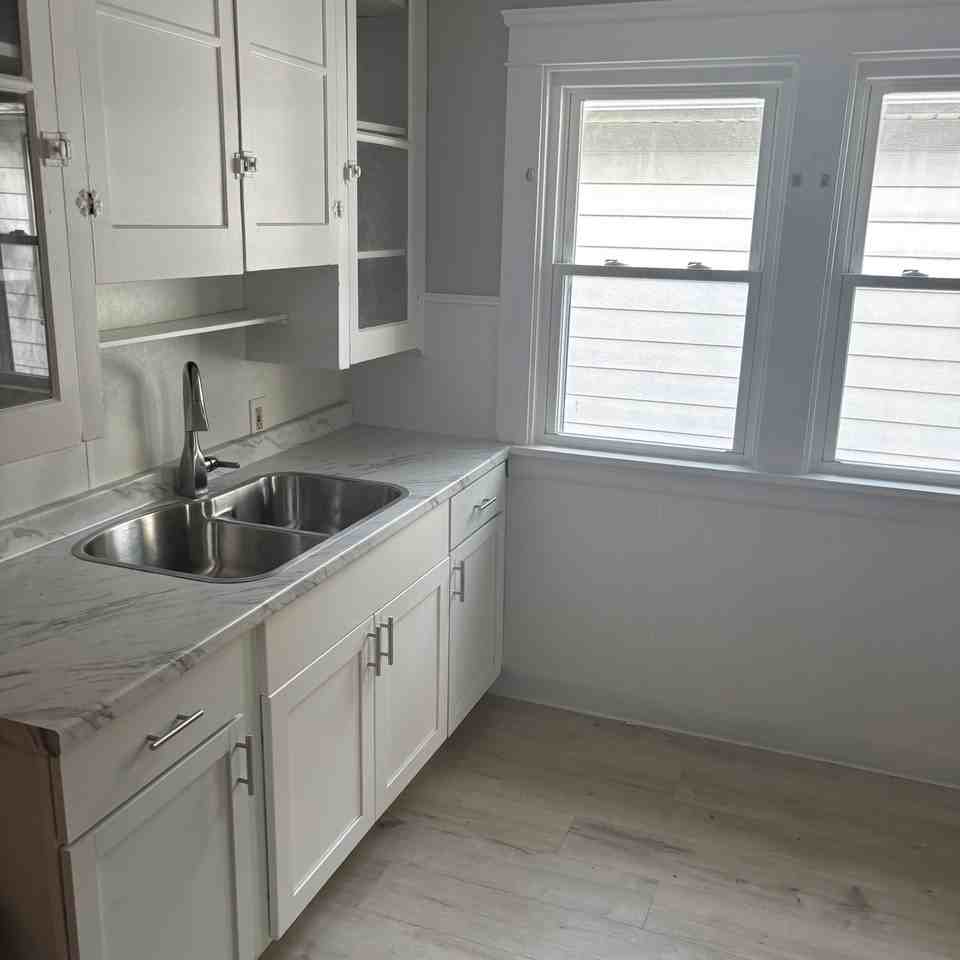 15406 Holmes Ave #2 - Photo 7 of 10