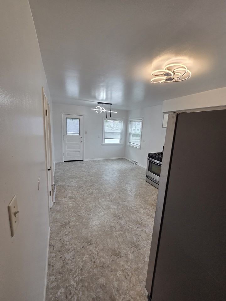 13810 S La Salle St #1 - Photo 2 of 9