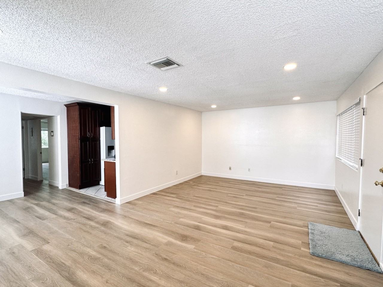497 S El Molino Ave #209 - Photo 4 of 15