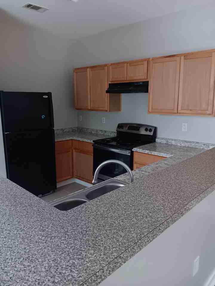 1125 Jones Ave Nw #2 - Photo 3 of 4