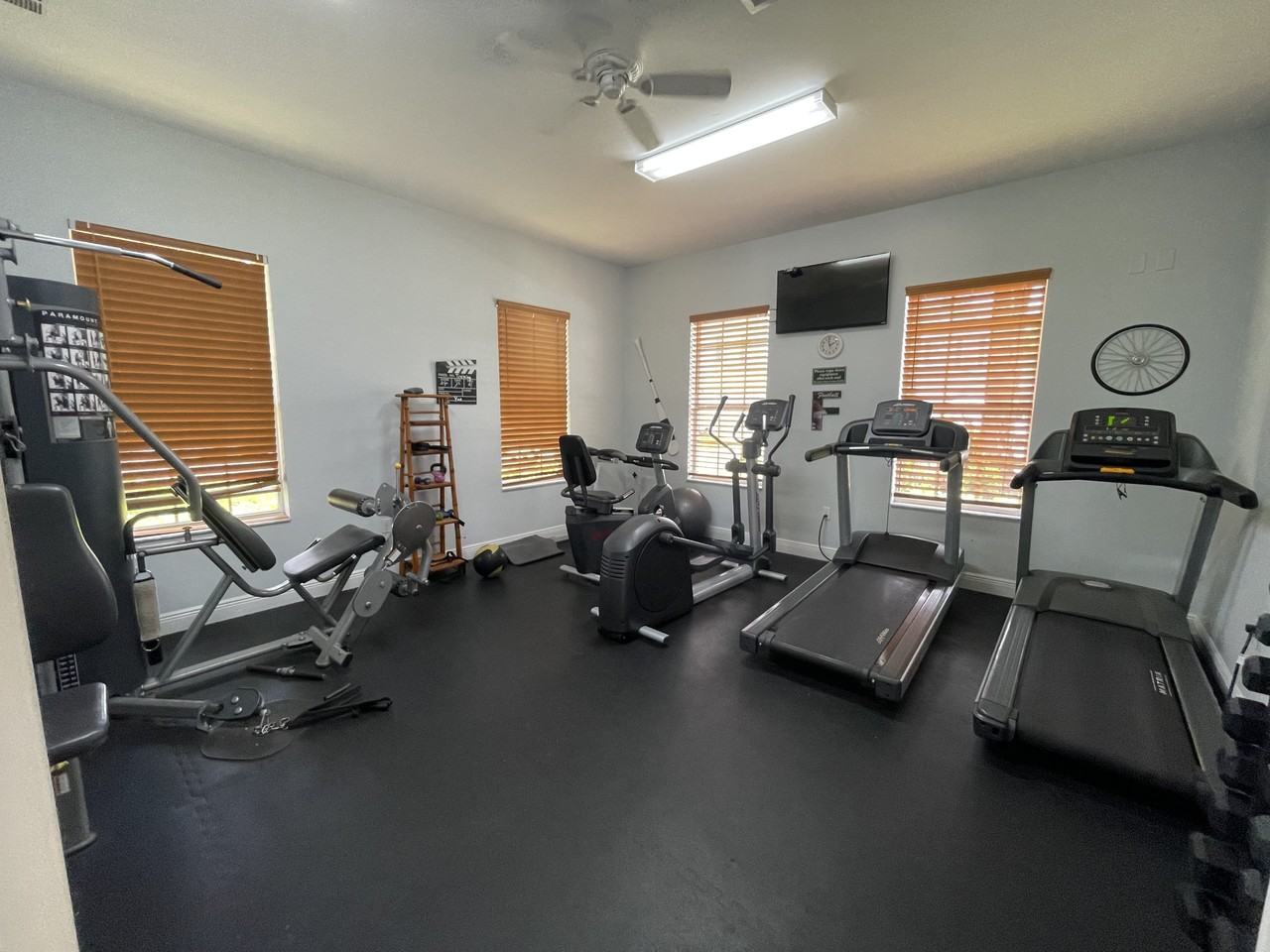 3637 Pine Oak Cir #105 - Photo 4 of 16