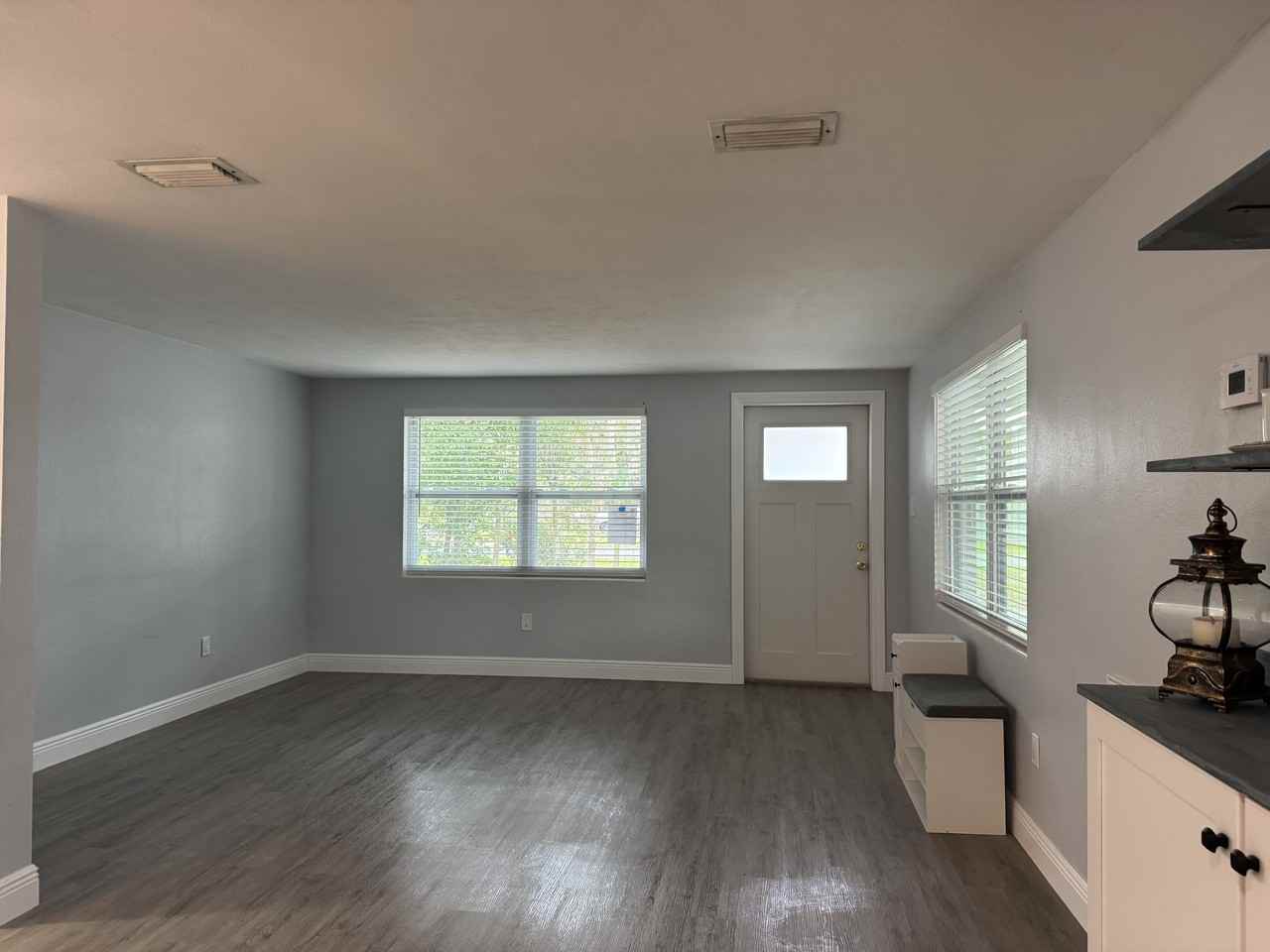 525 Ne Crystal St #NA - Photo 2 of 18