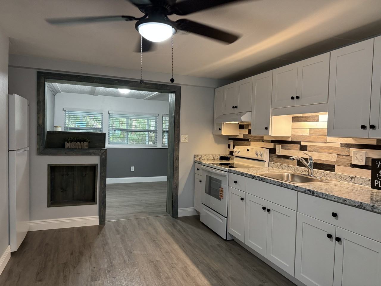 525 Ne Crystal St #NA - Photo 5 of 18