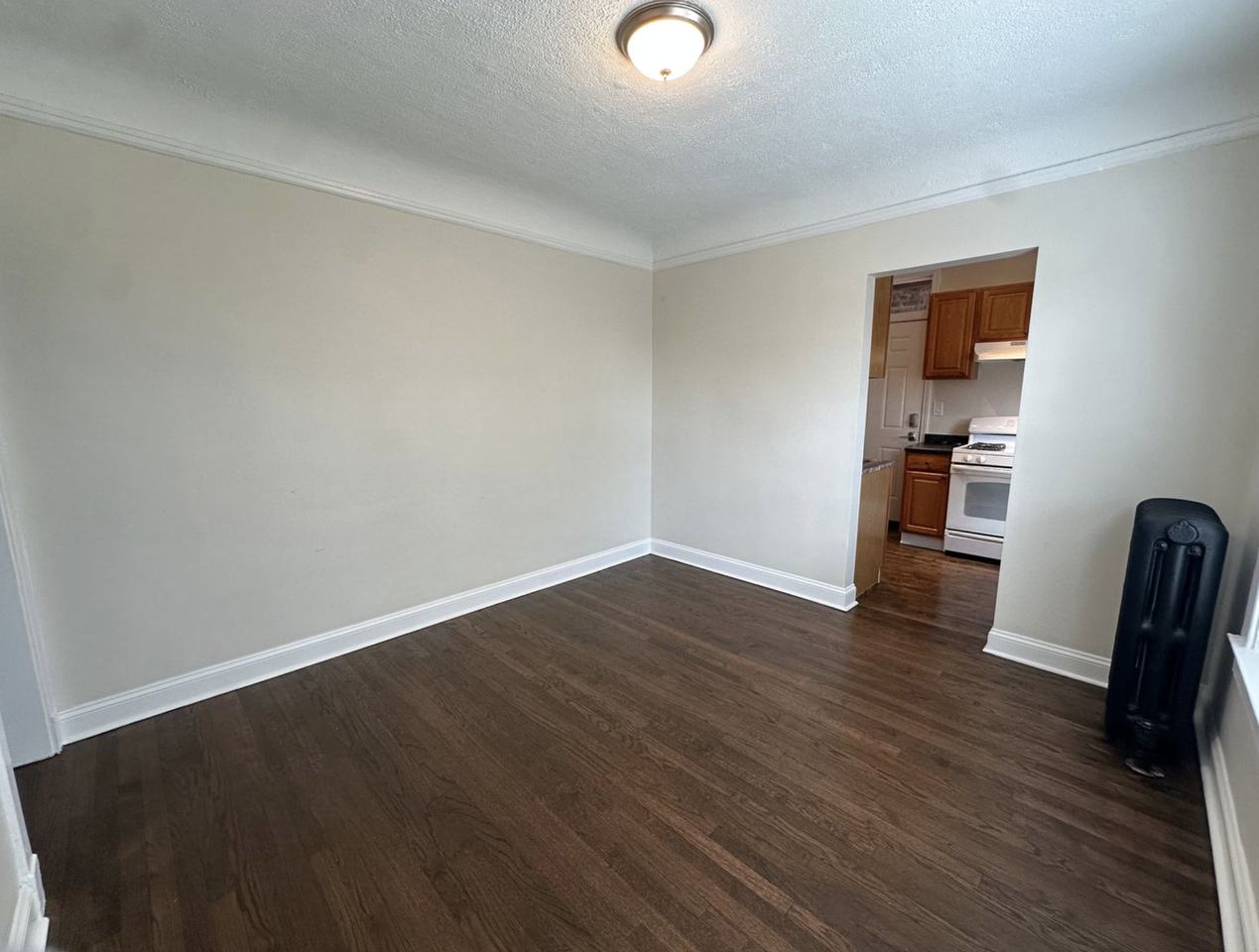 1373 W Greenleaf Ave #1S - Photo 2 of 16