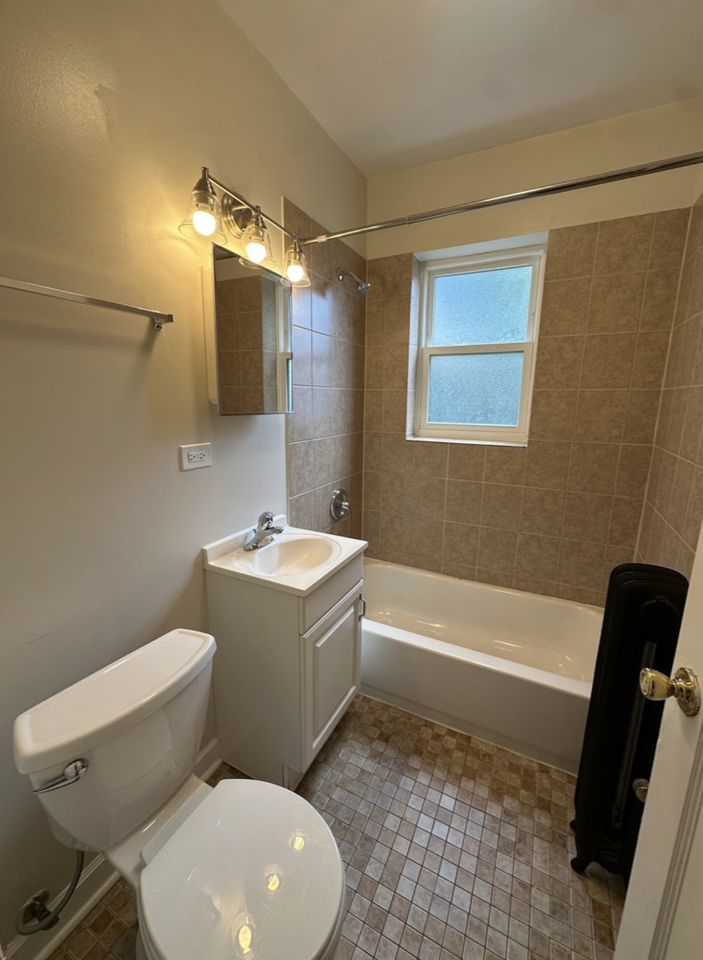 1373 W Greenleaf Ave #1S - Photo 6 of 16