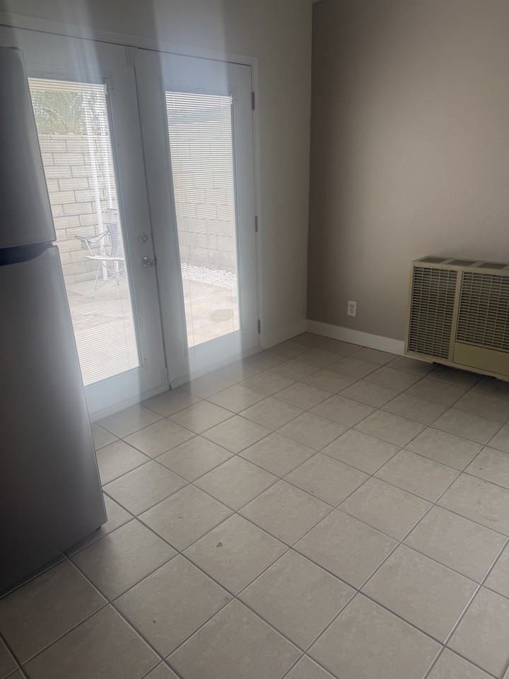 3733A Rhodes Ln #NA - Photo 5 of 28