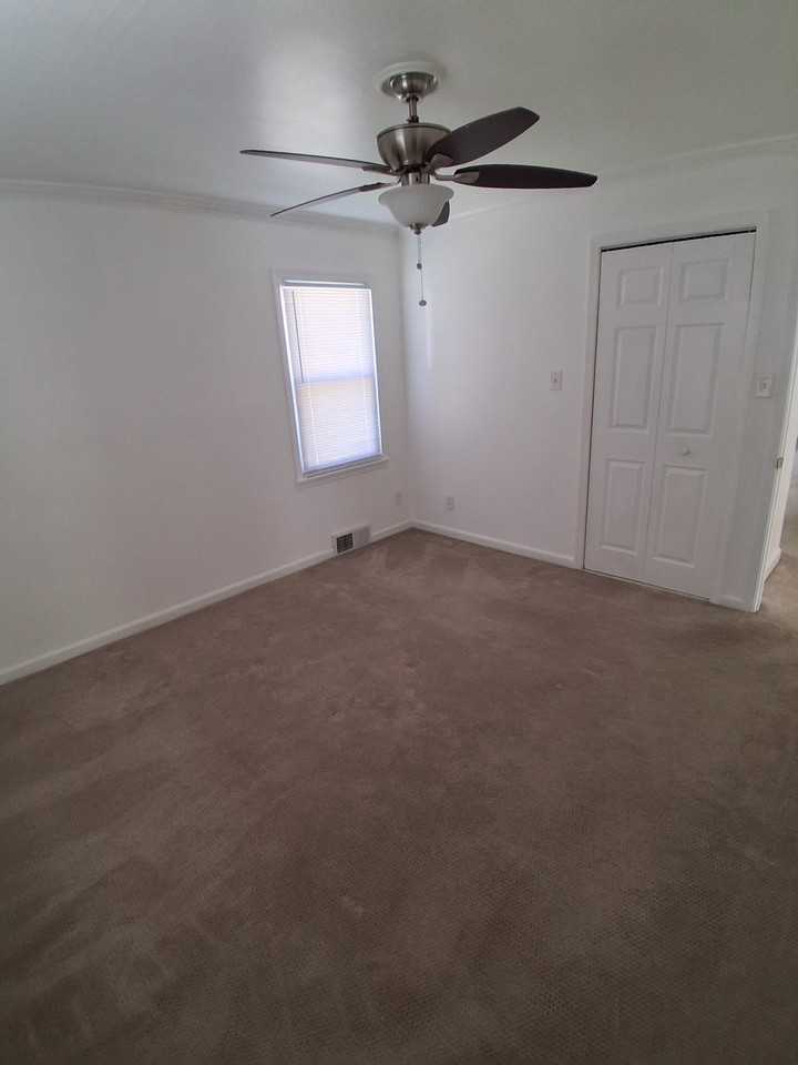 578 Kensington Ave #NA - Photo 3 of 17