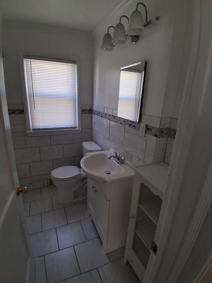 578 Kensington Ave #NA - Photo 7 of 17