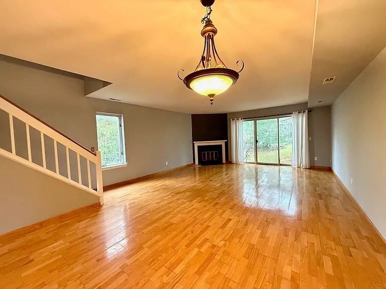 107 Glen Side - Photo 6 of 17