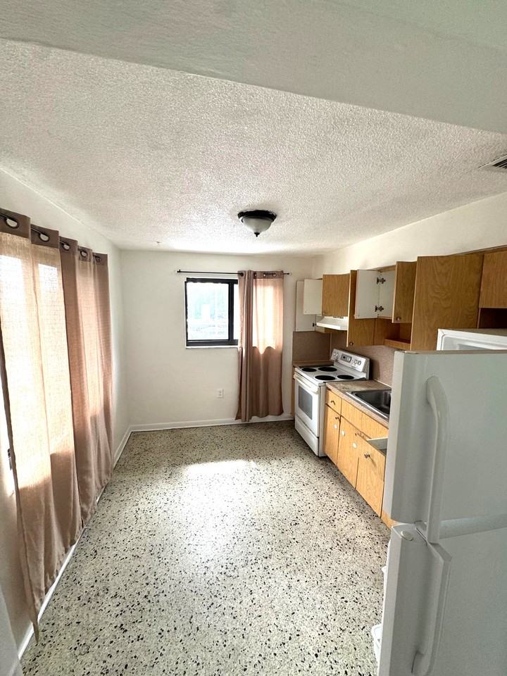 430 Nw 9th Ave #3 - Photo 6 of 19