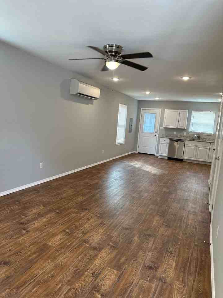 Charleston Town Houses - Photo 2 of 25