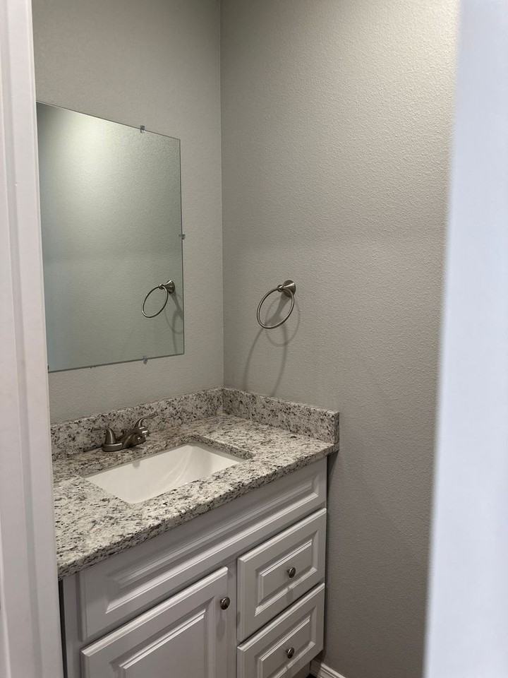 Charleston Town Houses - Photo 5 of 25