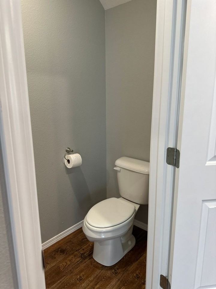Charleston Town Houses - Photo 6 of 25