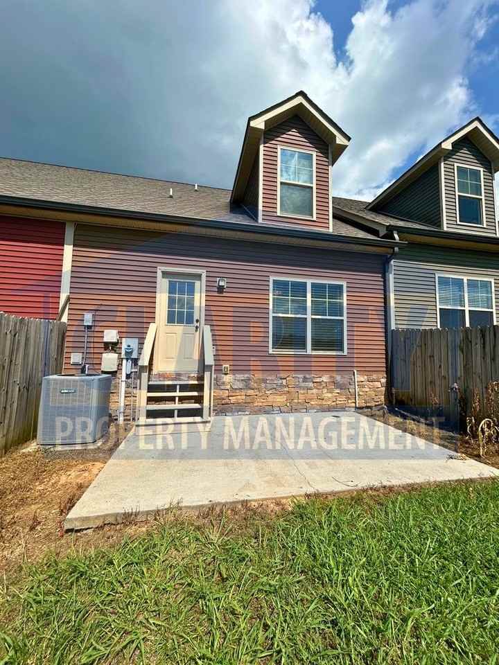 109 Belle Chase Way Ne - Photo 3 of 21