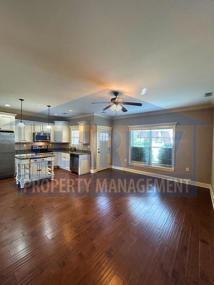 109 Belle Chase Way Ne - Photo 5 of 21