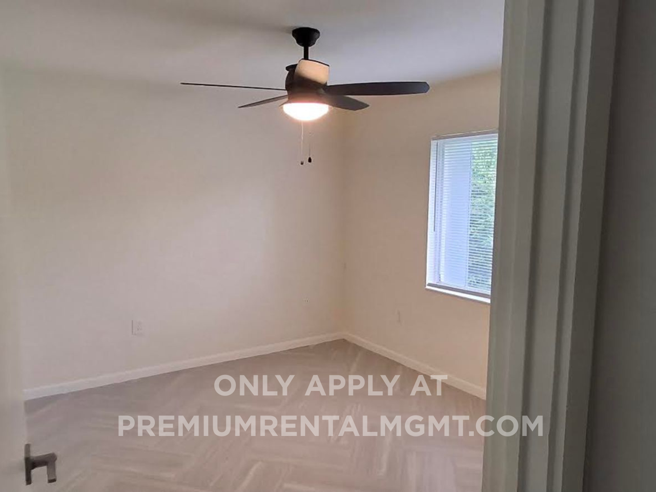 12255 Eastcove Dr - Photo 2 of 9