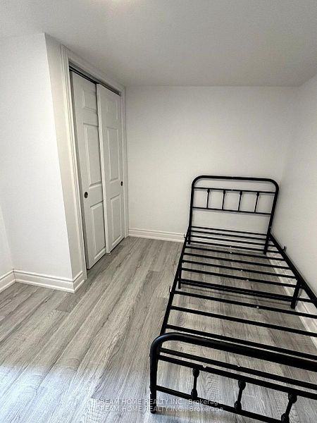 262 Clinton St - Photo 6 of 7