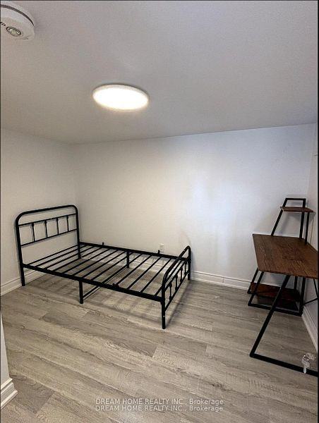 262 Clinton St - Photo 4 of 7