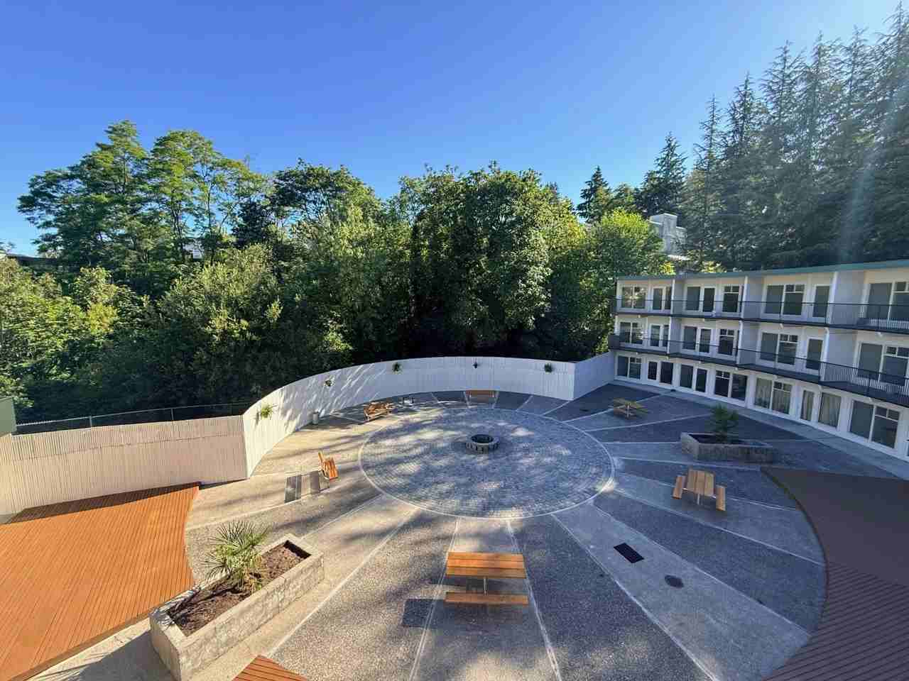 Crescent Apartments - Photo 7 of 25