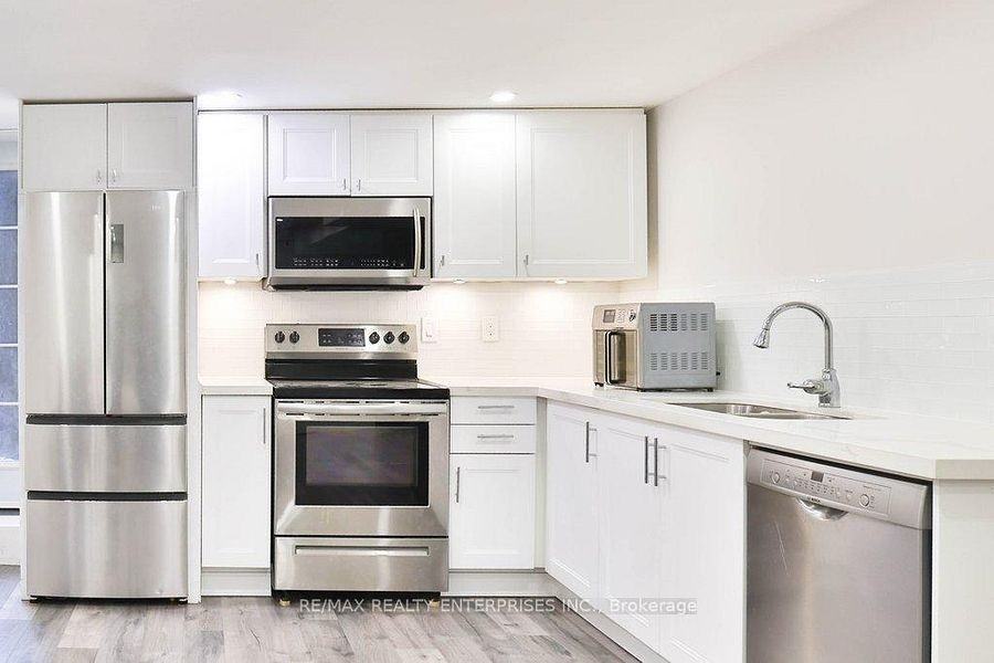 2673 Kingsberry Crescent - Photo 3 of 19