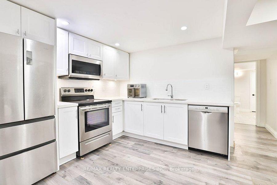 2673 Kingsberry Crescent - Photo 4 of 19