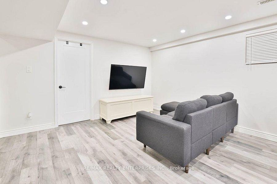 2673 Kingsberry Crescent - Photo 6 of 19