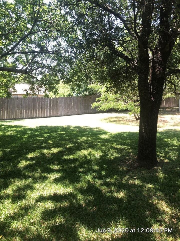 812 Kelly Cir - Photo 2 of 5