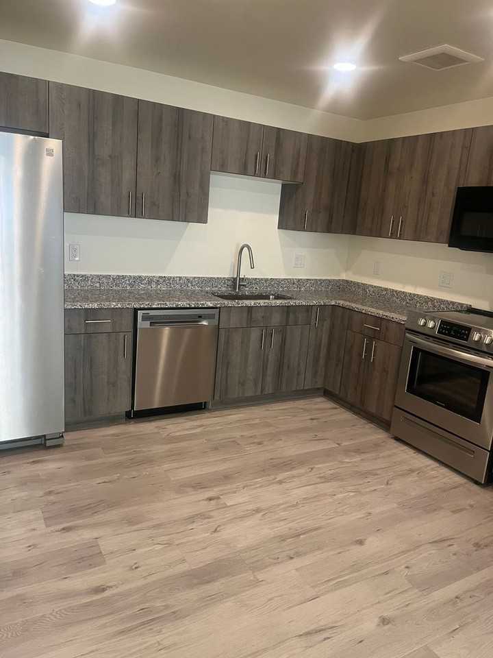 122 Falls Ave West - Photo 2 of 5