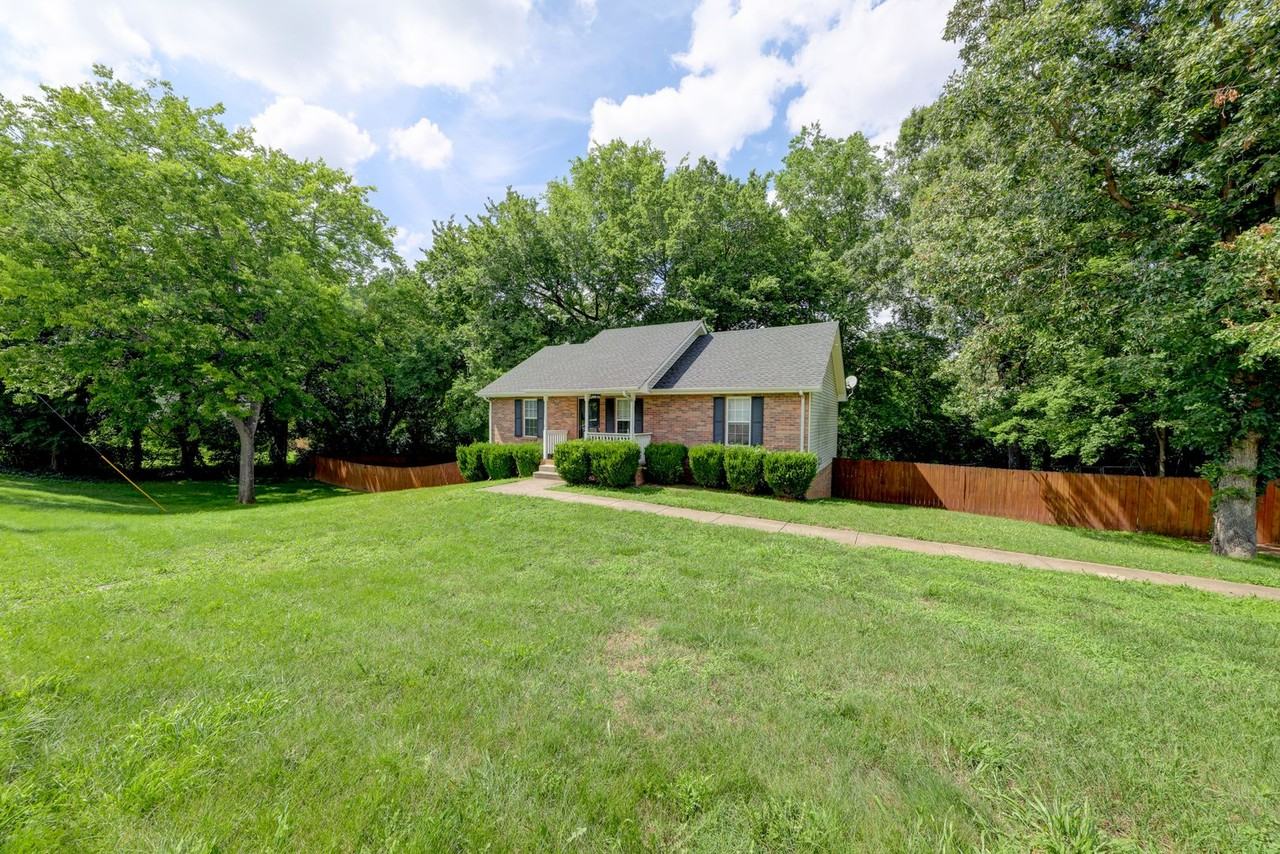3253 N Senseney Cir - Photo 3 of 50