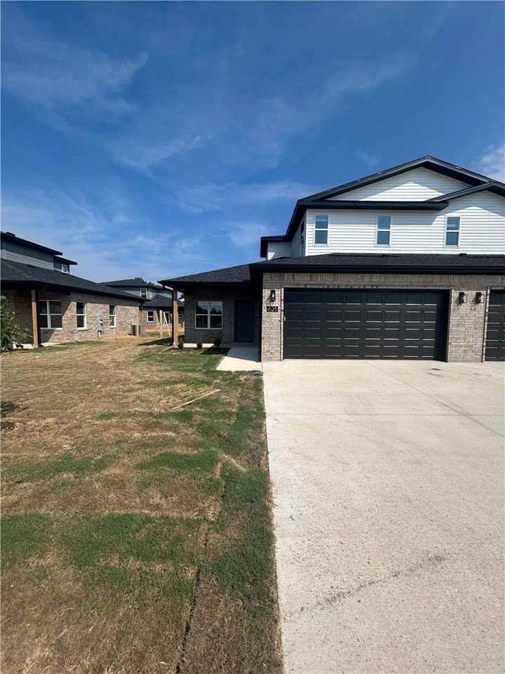 623 Cosmos Street - Photo 2 of 17