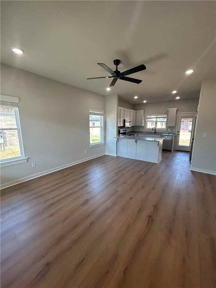 623 Cosmos Street - Photo 4 of 17
