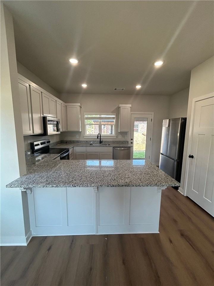 623 Cosmos Street - Photo 6 of 17