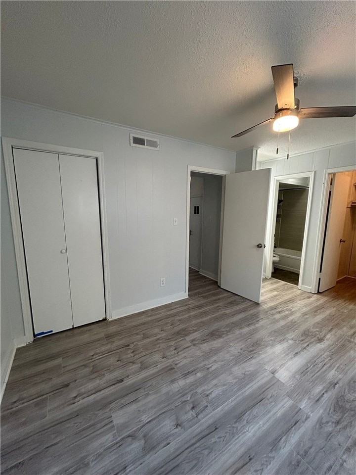 969 W Holly St #3 - Photo 7 of 10
